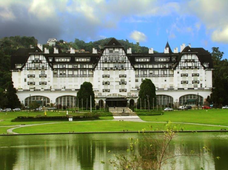  Palácio Quitandinha Espetacular Apartamento com Vista para o Lago