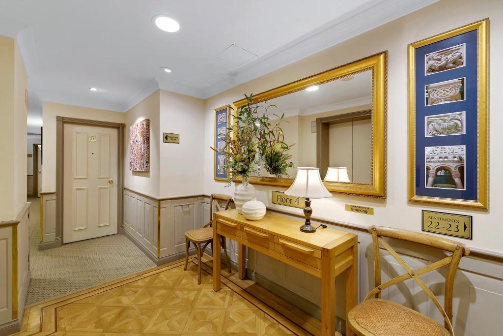 Manor Apartment Hotel - Resim 20