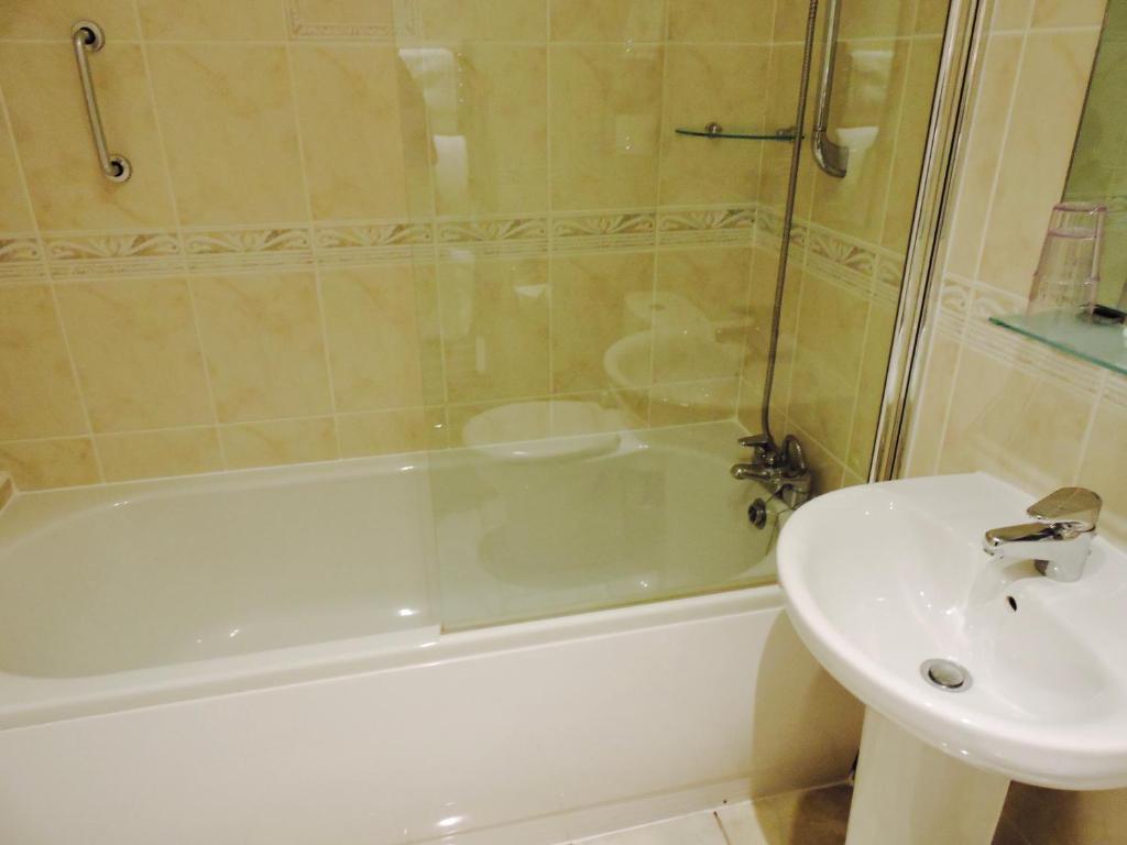 Fairlight Guesthouse - Tweepersoonskamer Met Eigen Badkamer