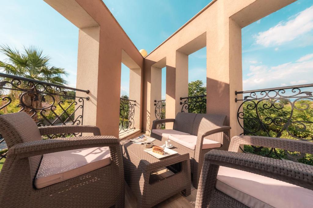 Balkón nebo terasa v ubytování Mantar Spa Hotel
