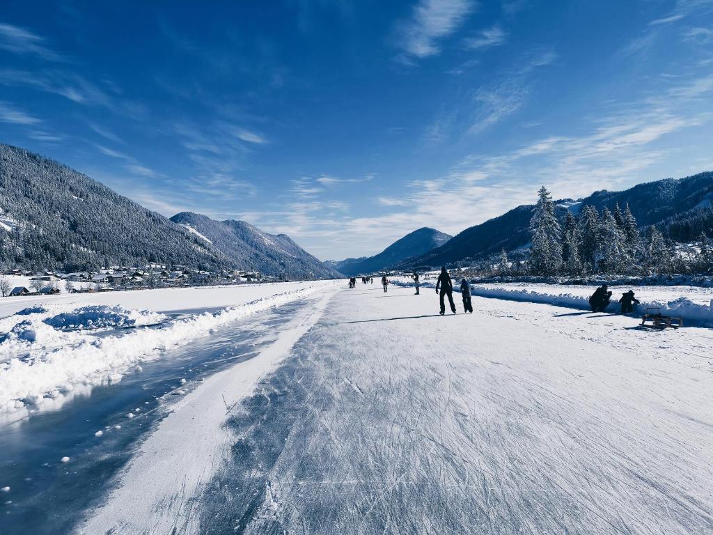 Fotografie z fotogalerie ubytování Hotel zum Weissensee v destinaci Weissensee
