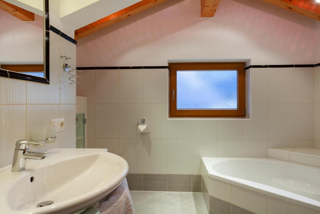 Koupelna v ubytování Hotel Theresia