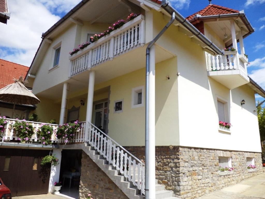 Budova, v ktorej sa apartmán nachádza