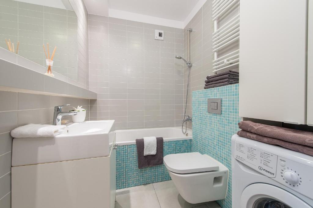 Kúpeľňa v ubytovaní P&O Apartments Zawiszy