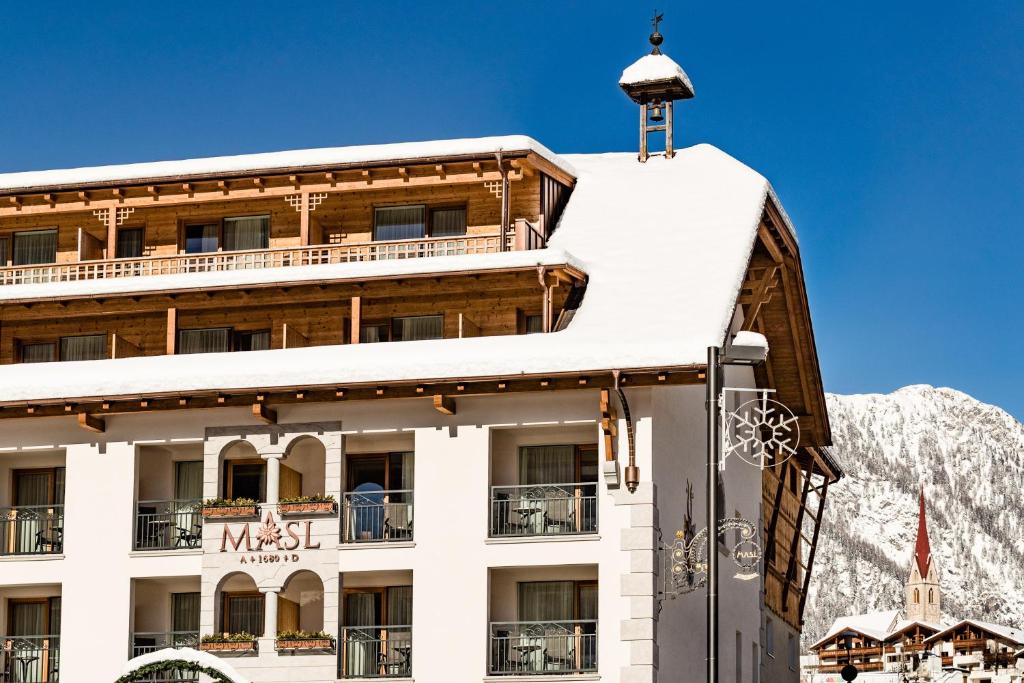Nespecifikovaný výhled na hory nebo výhled na hory při pohledu z hotelu
