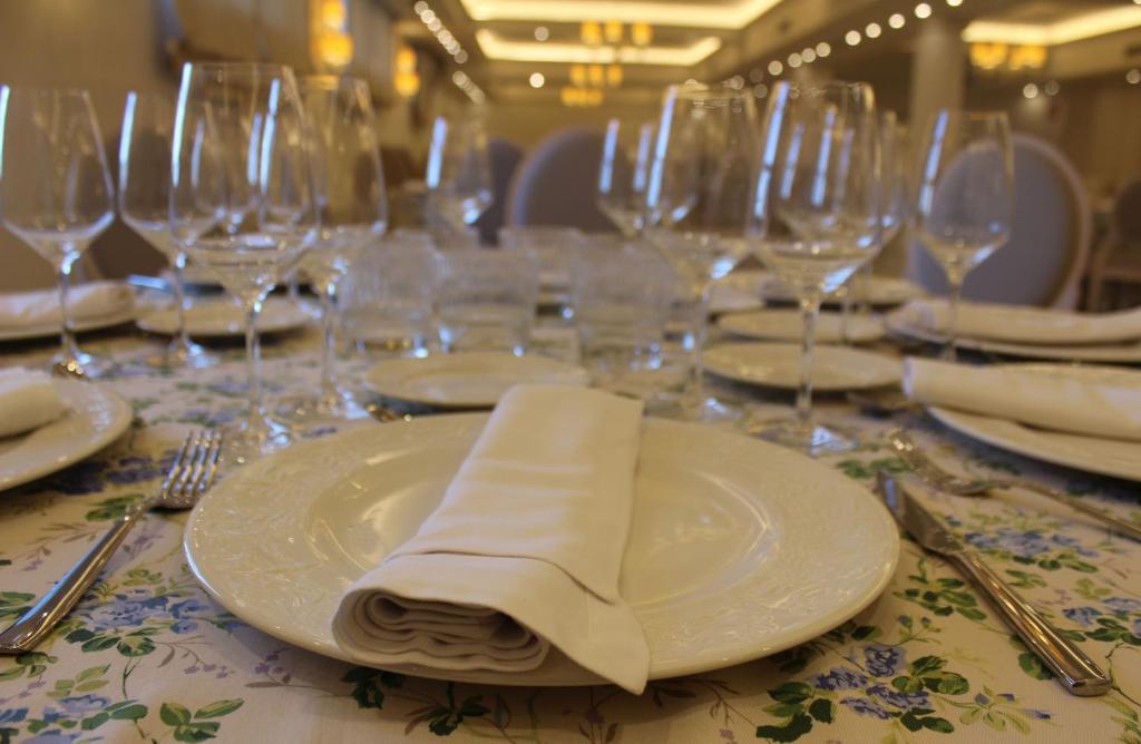 Hotel Reyes Ziries, Albolote – Güncel 2022 Fiyatları