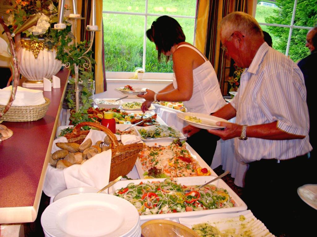 Eten bij of ergens in de buurt van het hotel

