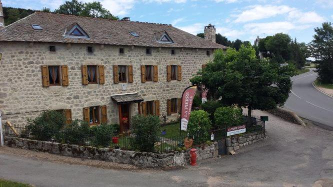 Gite de La Pierre Trouée - Housity
