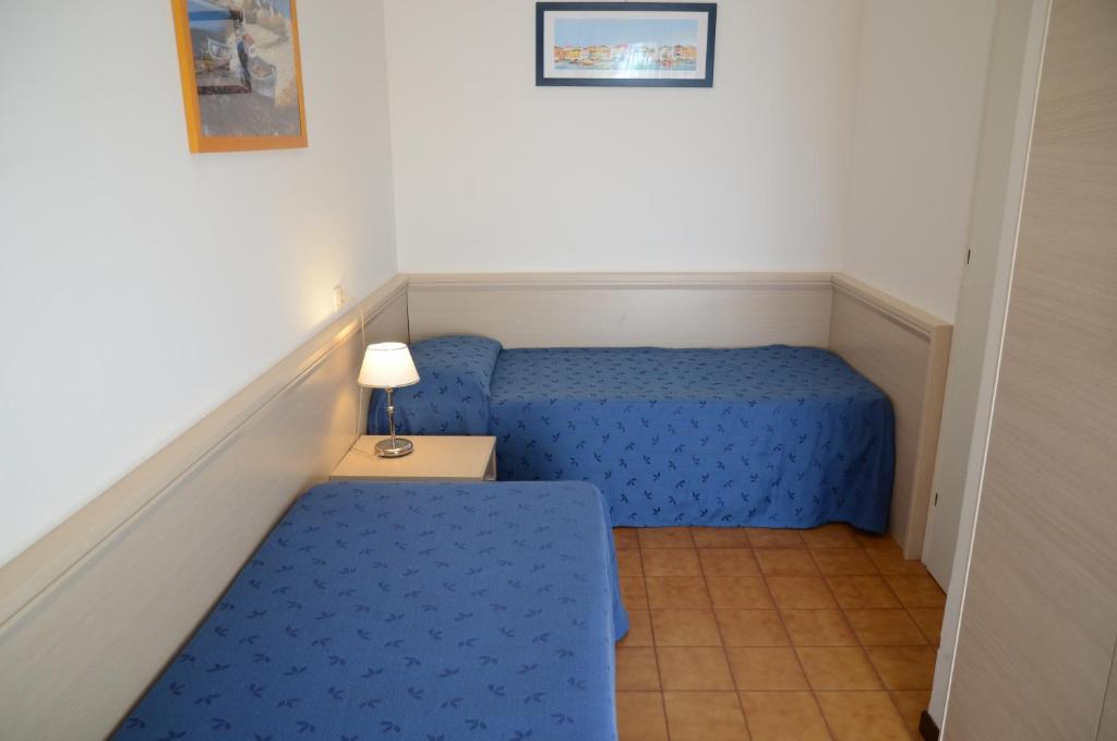 A seating area at Villaggio Capistrano