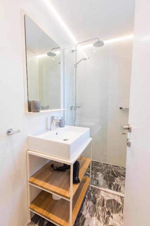 Kúpeľňa v ubytovaní Syntagma Apartments by Olala Homes