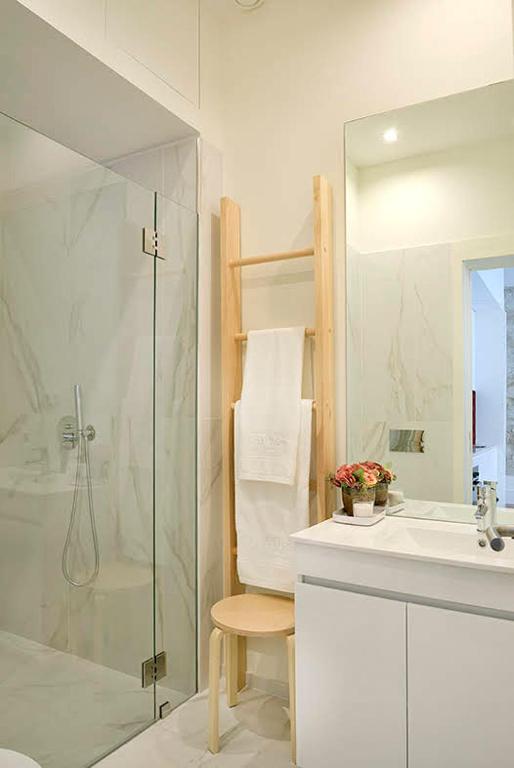 Mayor's Apartments - 13