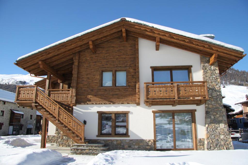 The building in which Az apartmant is located