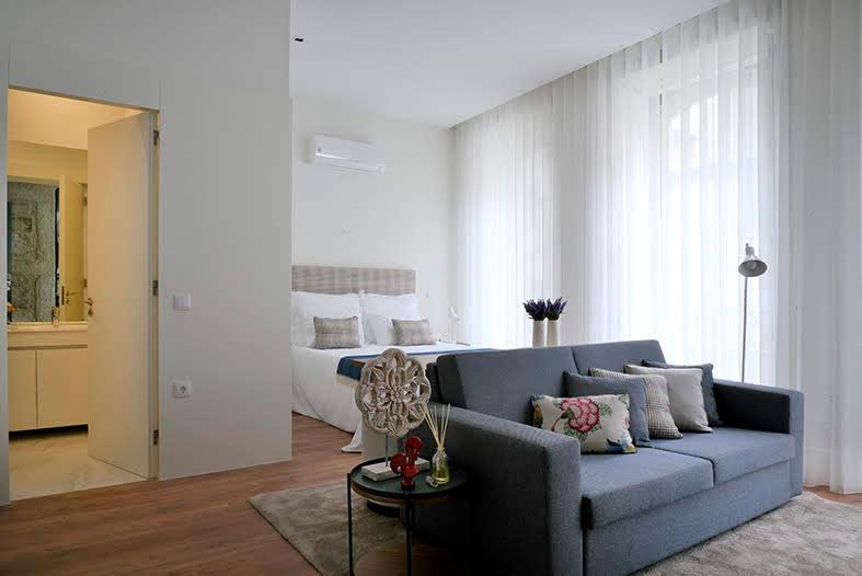 Mayor's Apartments - 11