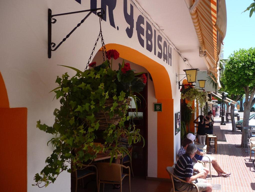 Hostal Yebisah, Santa Eularia des Riu – Bijgewerkte prijzen 2023