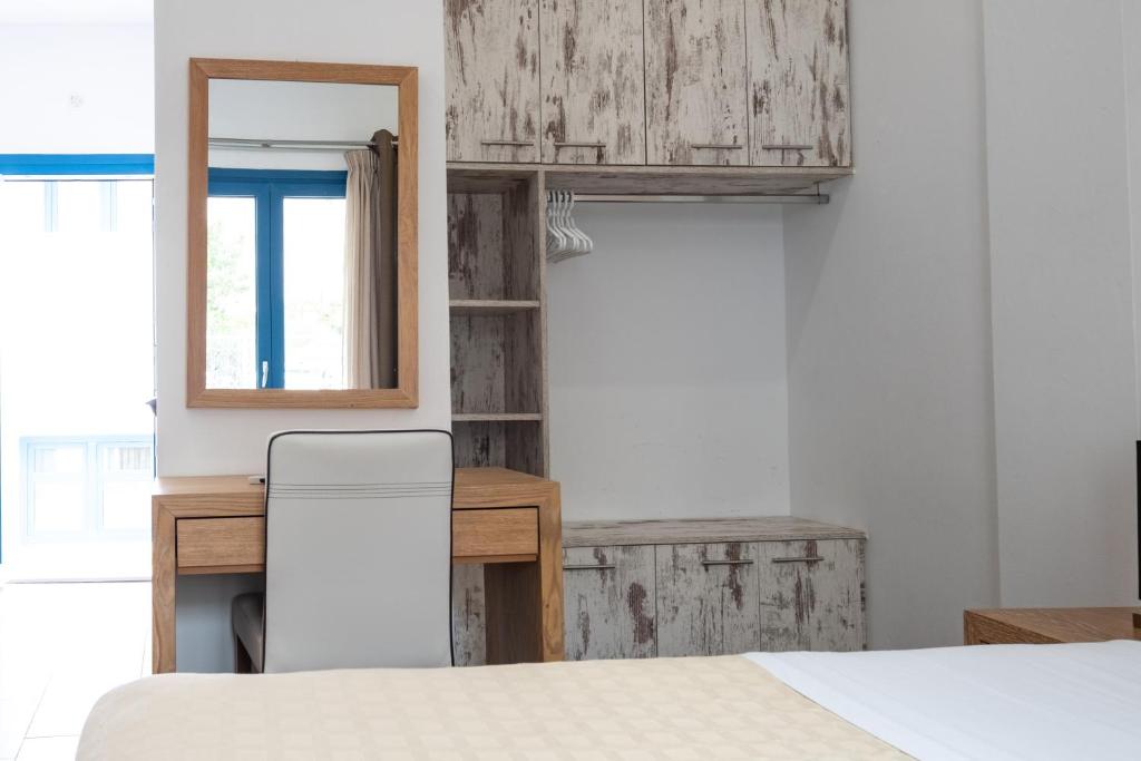 Una cama o camas en una habitación de Tristhenia