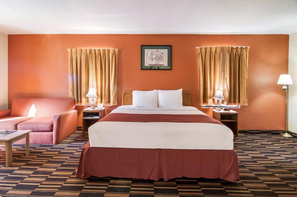 Red Carpet Inn Newark - Irvington NJ - Room De Deluxe King