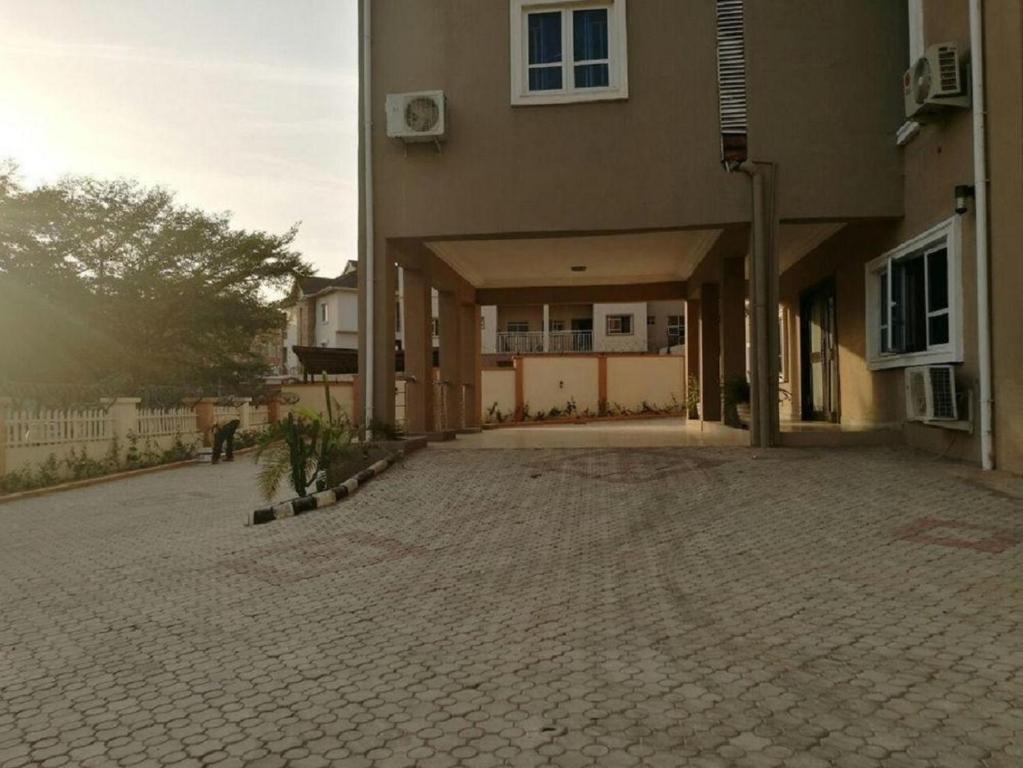 Zdjęcie z galerii obiektu Villa Nuee Hotel & Suites Utako, Abuja w mieście Abudża