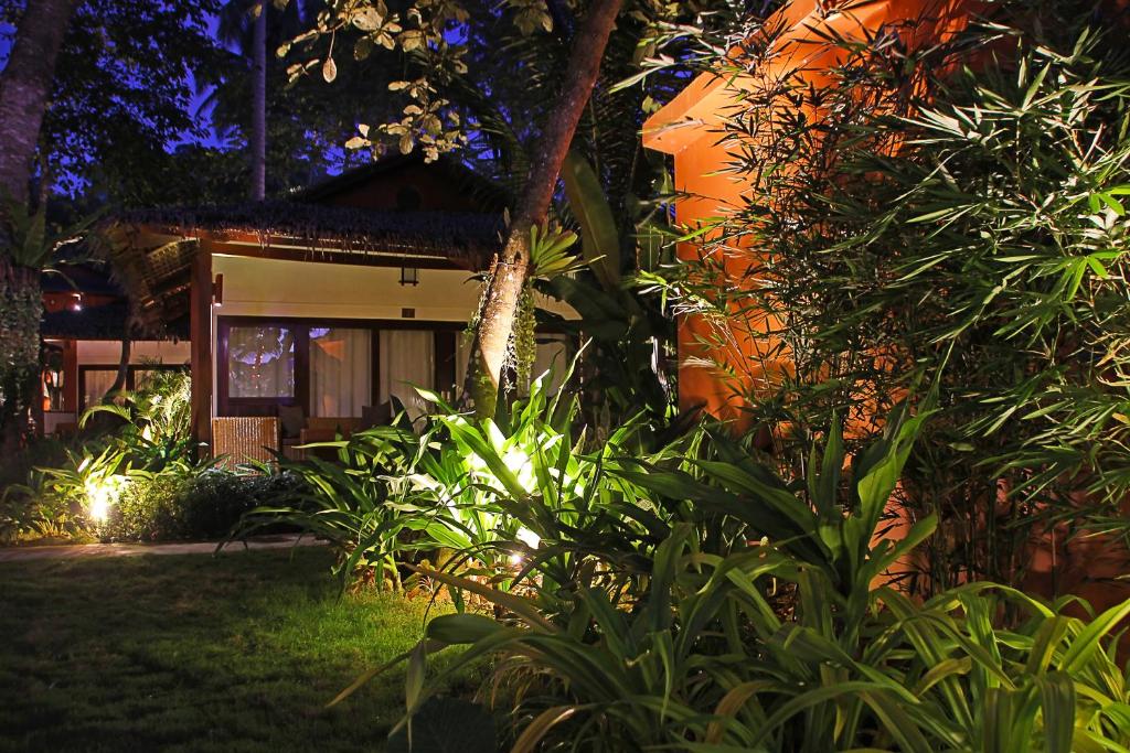 Zahrada ubytování Last Frontier Beach Resort-Adults Only