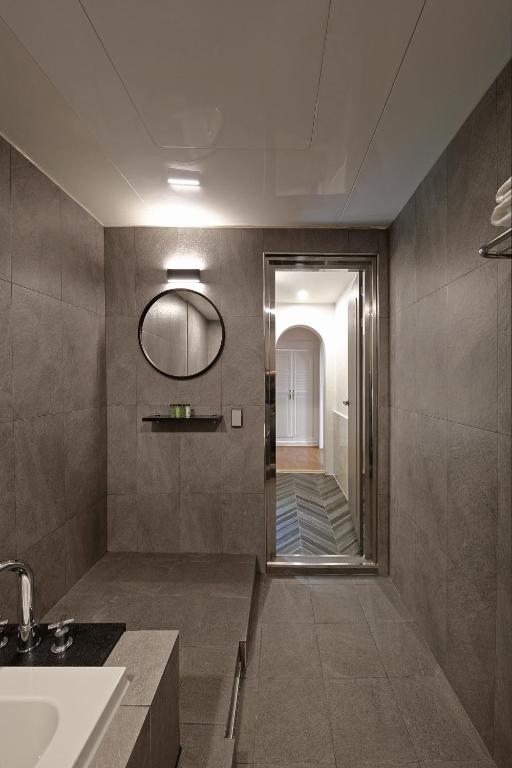 Koupelna v ubytování Benikea Swiss Rosen Hotel