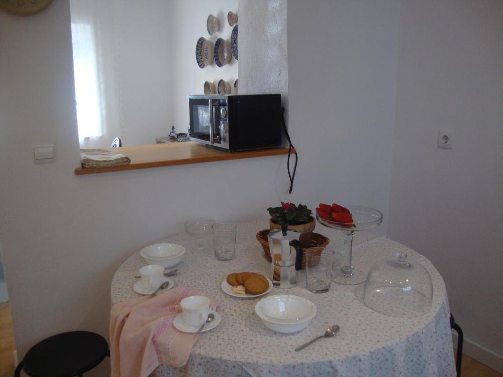 A television and/or entertainment centre at B&B Cavaliere Milano