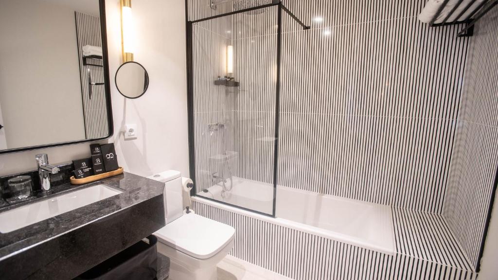 Kúpeľňa v ubytovaní Soho Boutique Opera