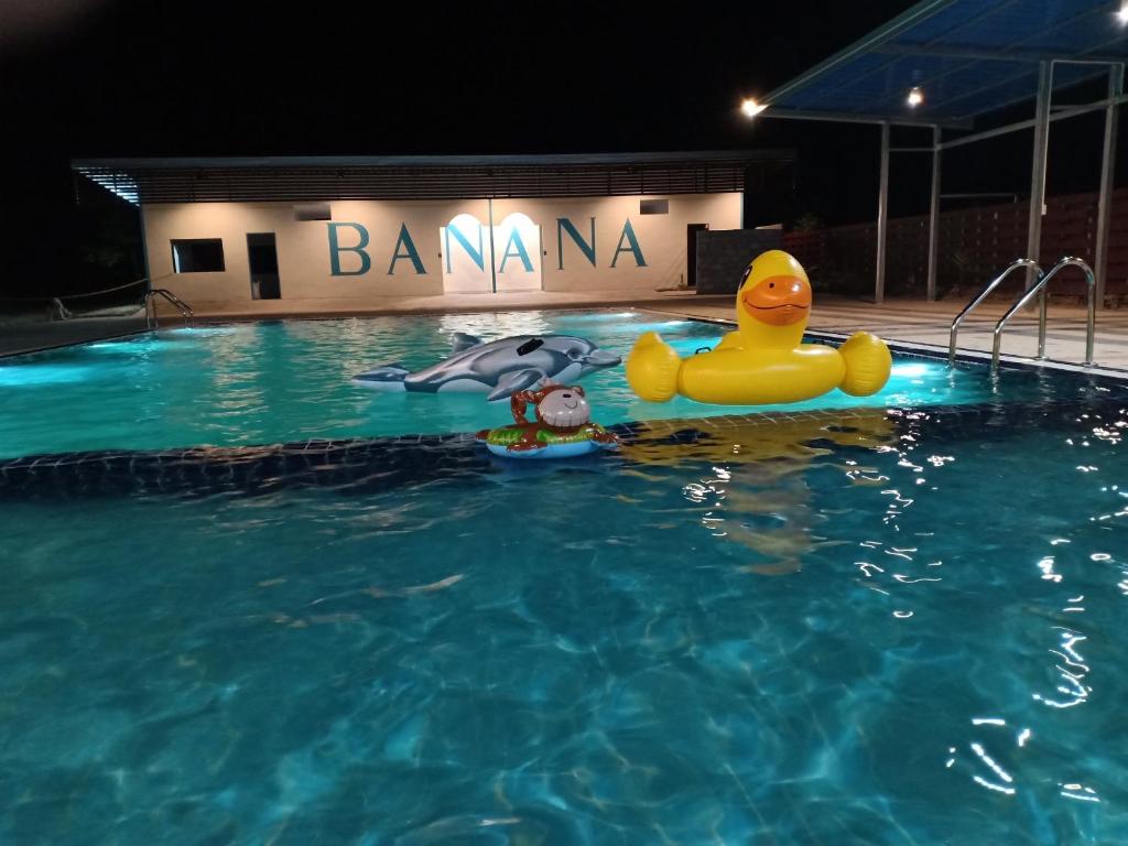 Bazén v ubytování Banana Resort Sadao nebo v jeho okolí