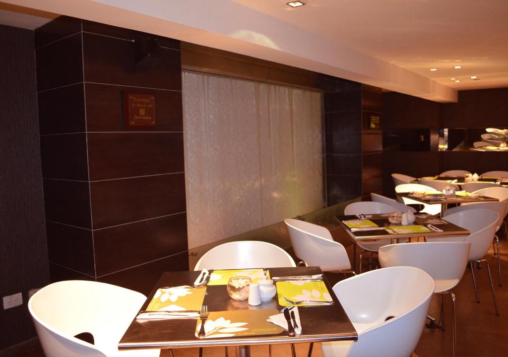 Restaurace v ubytování San Simon Hotel Pereira By Soratama