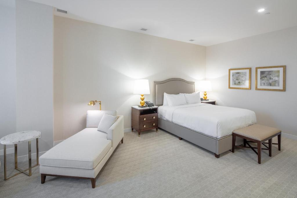 YO1 Longevity & Health Resorts, Catskills - King Room With Lake View