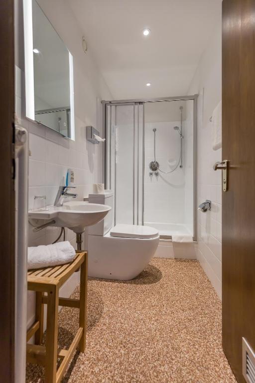 Koupelna v ubytování Hotel Vorderburg