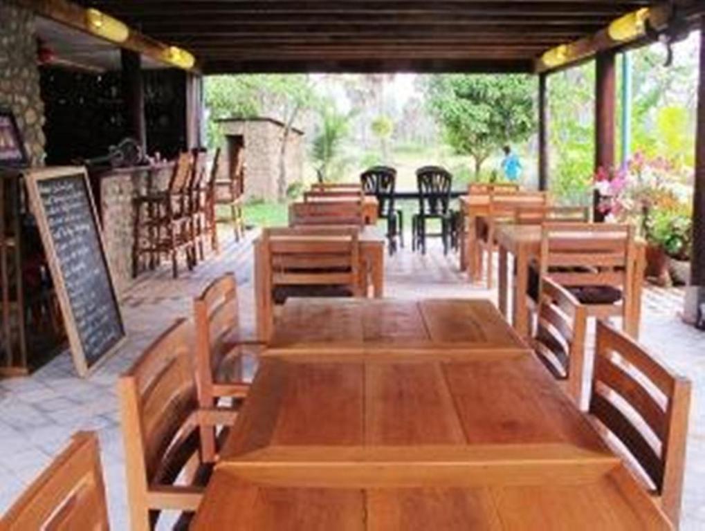 Restaurace v ubytování Champa Lodge
