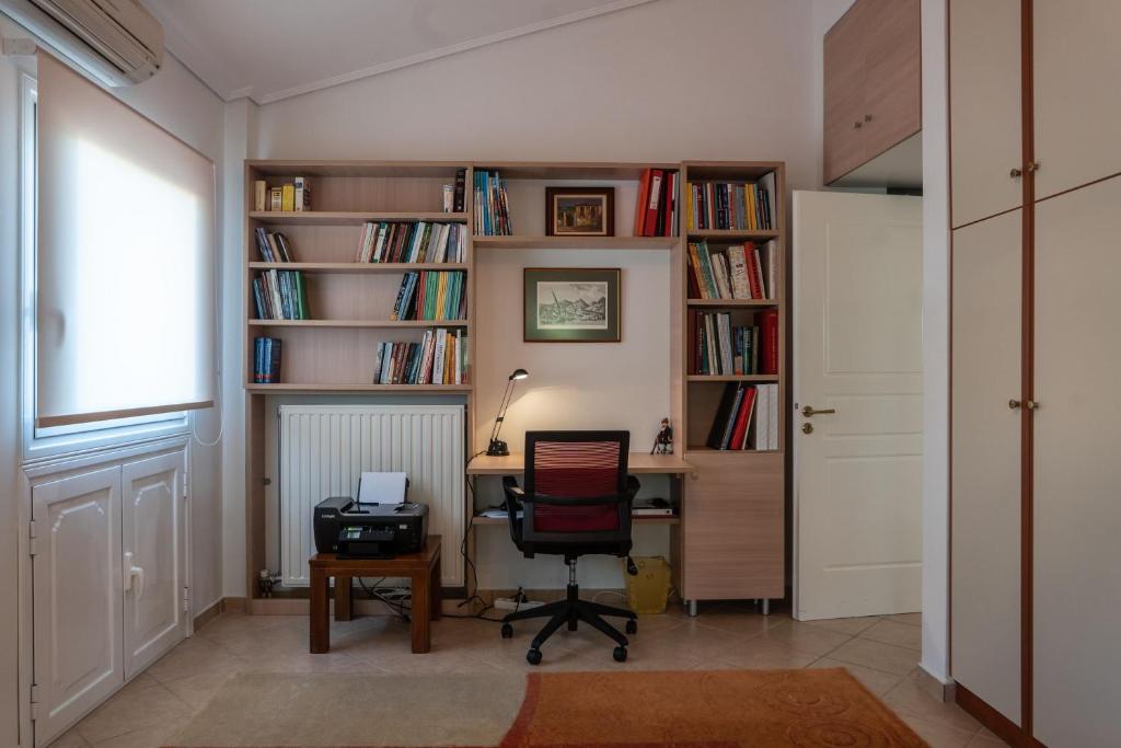 Knihovna v apartmánu