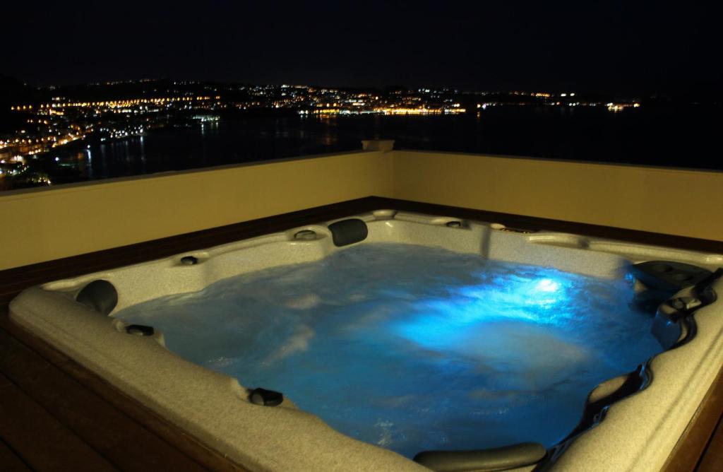 The swimming pool at or close to Hotel Il Gabbiano
