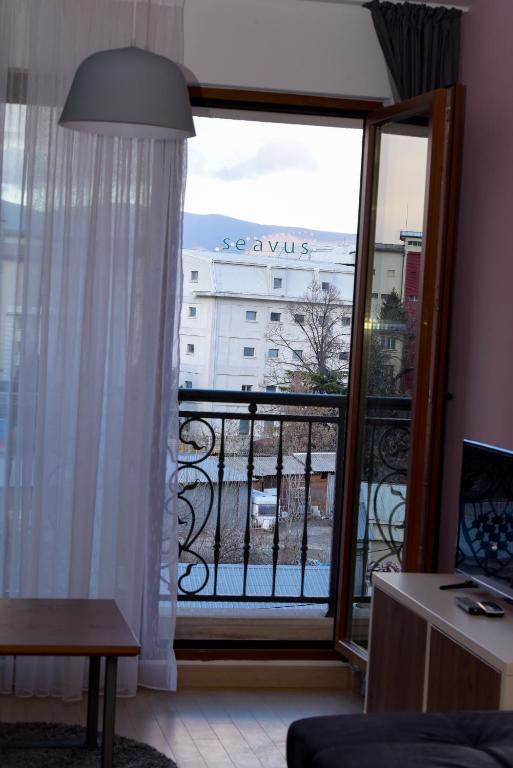 Flatiron Apartments Skopje - Apartment With Balcony