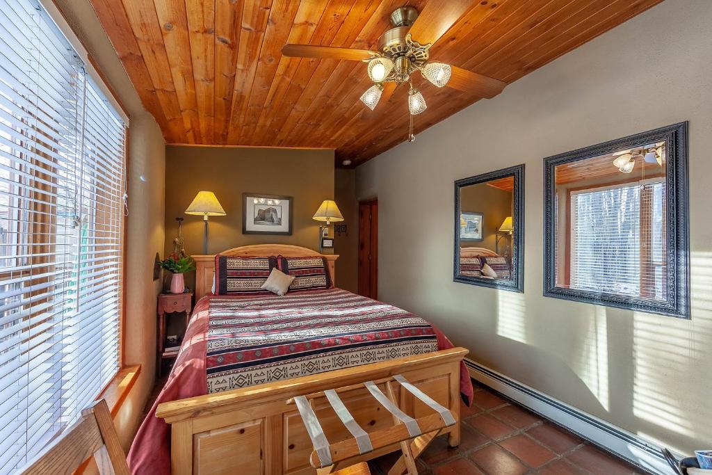 Dreamcatcher B&B - Two-Bedroom Queen Suite - Dreamcatcher