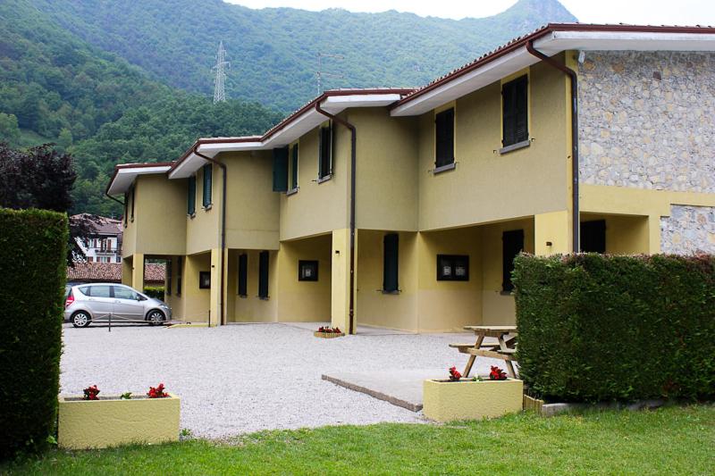 Nespecifikovaný výhled na hory nebo výhled na hory při pohledu z aparthotelu
