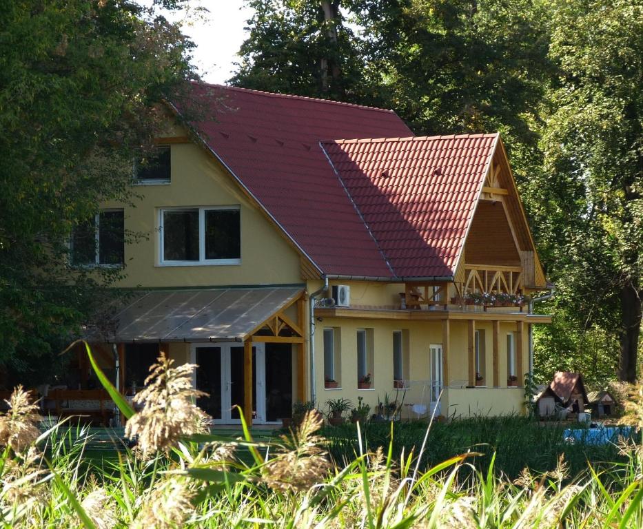 Tündérkert - Housity