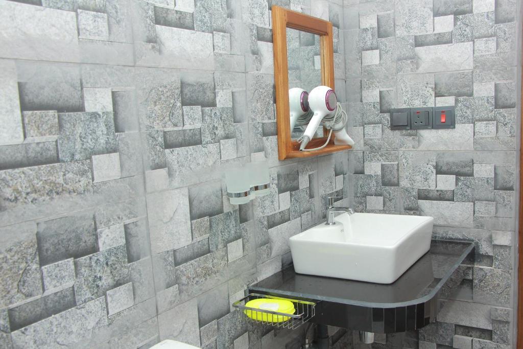 Maduranga n Guest - 2