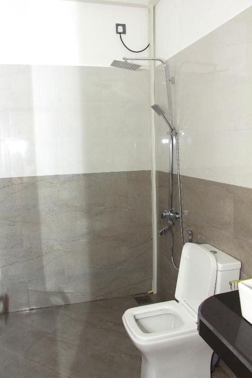 Maduranga n Guest - 9