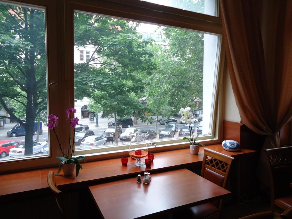 City Hotel am Kurfürstendamm - Resim 17