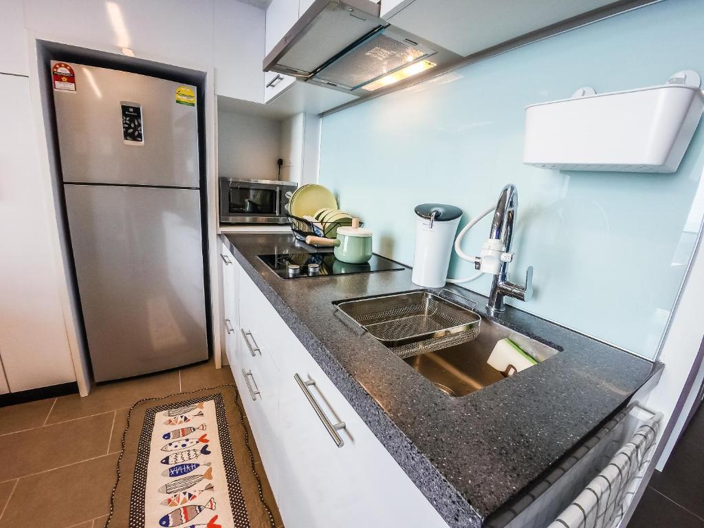 Kuchyň nebo kuchyňský kout v ubytování EST Suites Bangsar by Airhost
