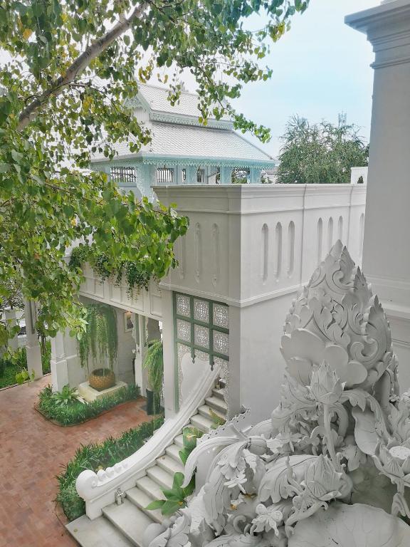 Vườn quanh The Inside House