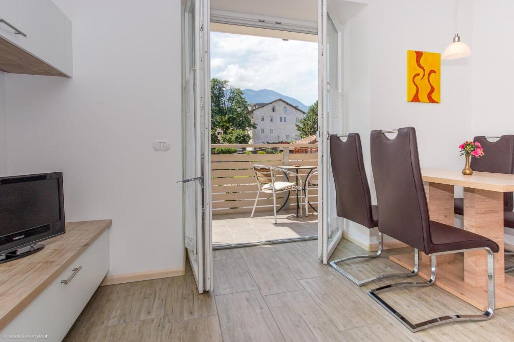 Nespecifikovaný výhled na hory nebo výhled na hory při pohledu z aparthotelu
