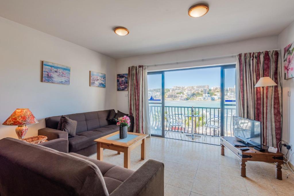 Harbour Lights seafront 2 bedroom apartments with panoramic sea views - by Getawaysmalta - 4