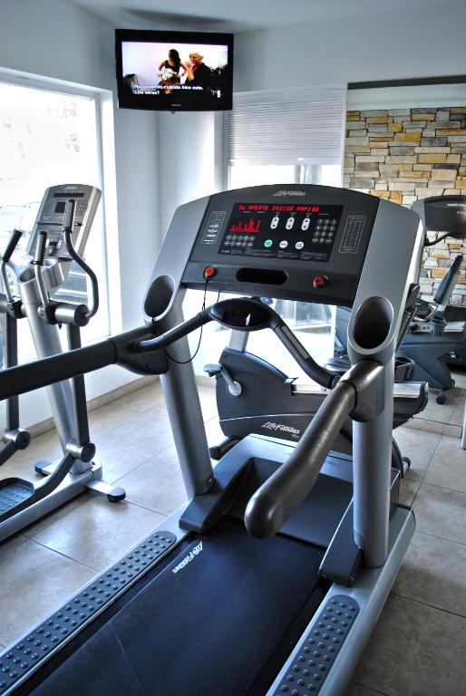 Fitness centrum a/nebo fitness zařízení v ubytování Intercity Zapopan