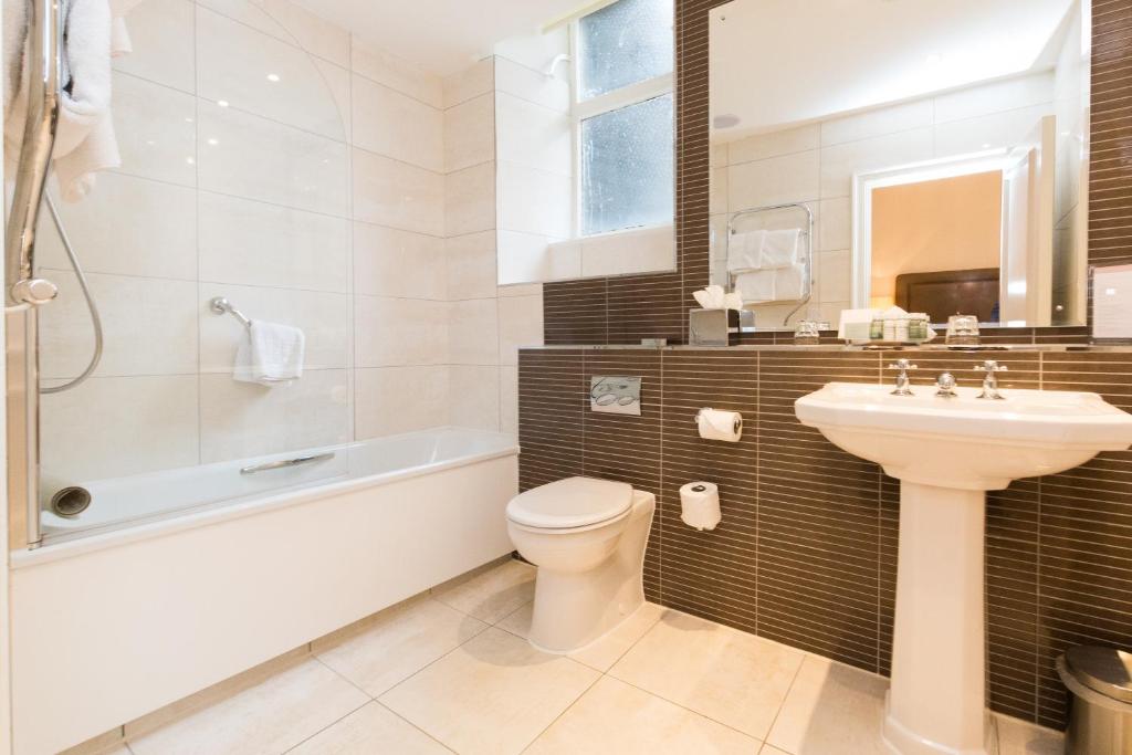 Macdonald Old England Hotel & Spa - Standard Twin Room