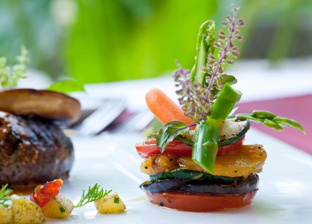 Makanan di atau berdekatan hotel