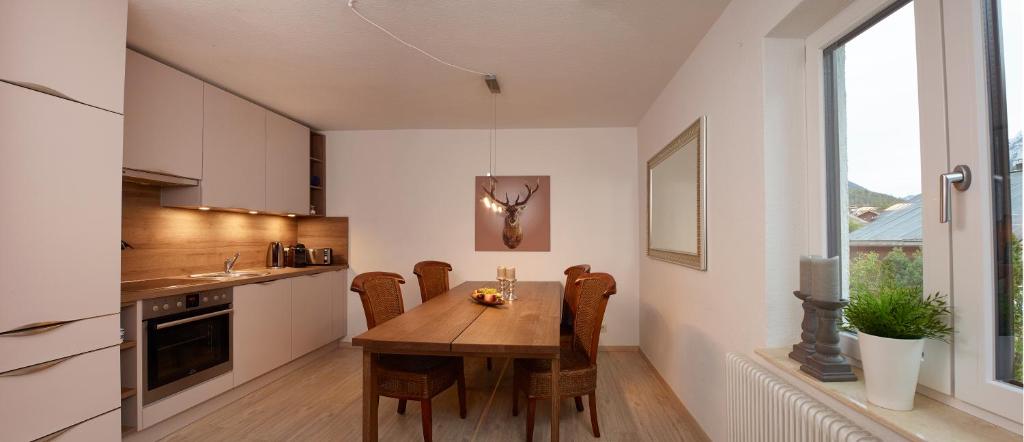 A kitchen or kitchenette at Karwendel Apartments II