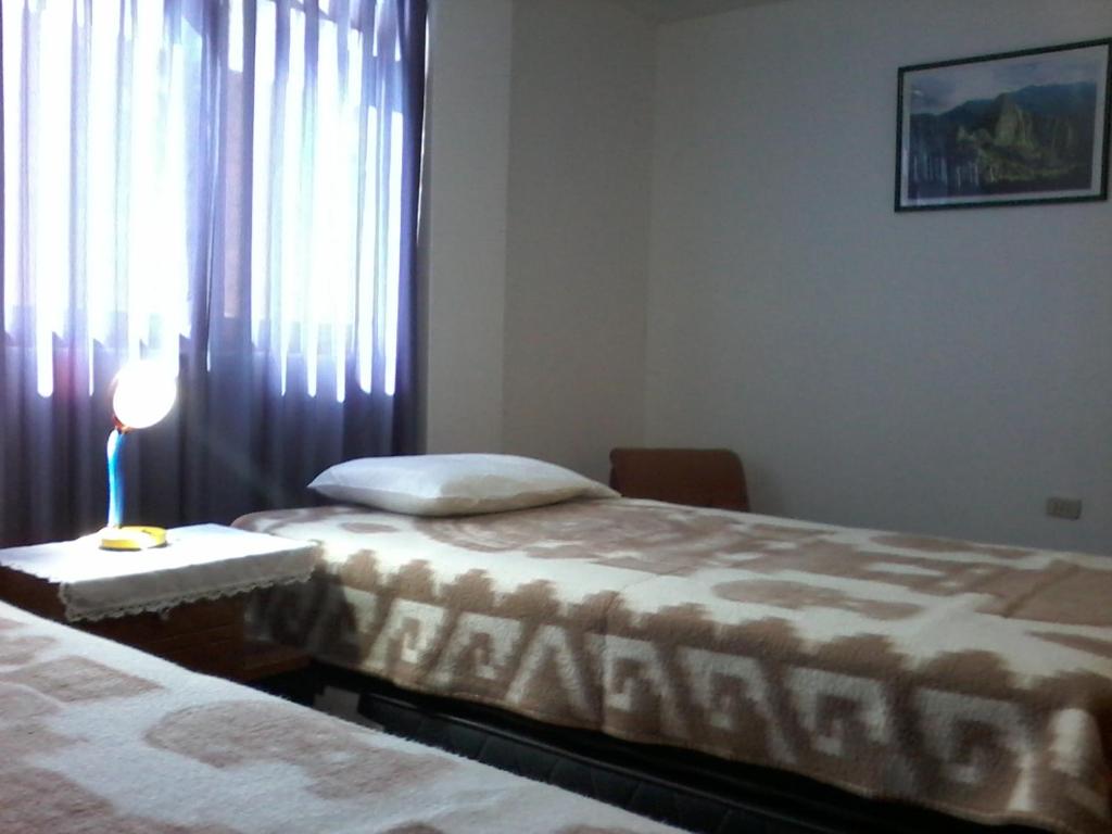 Royal Sweet Dreams Airport B&B - Standard Twin Room With Shared Bathroom