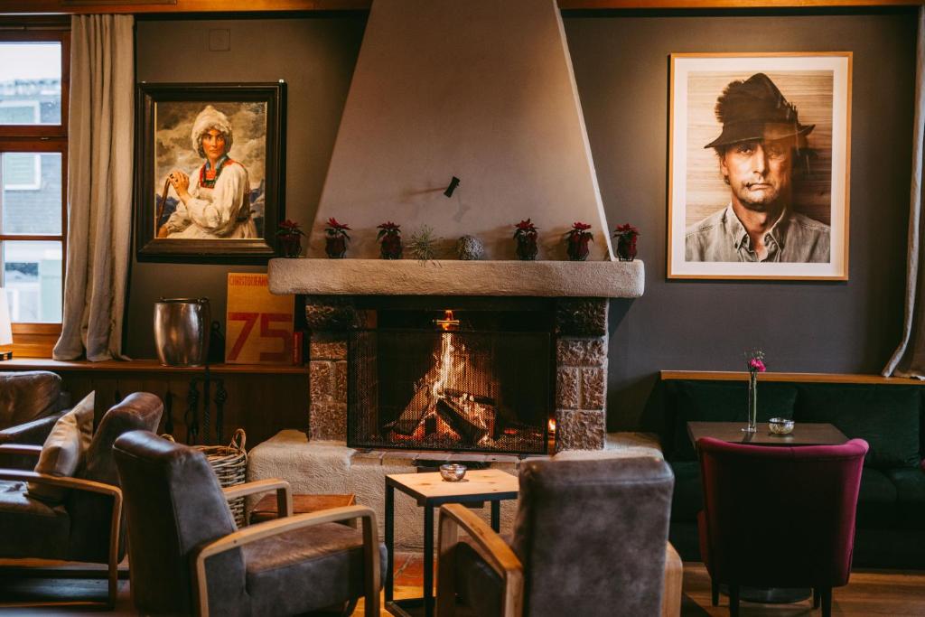 Posezení v ubytování Hirschen - Fine Hotel, Restaurant & Spa