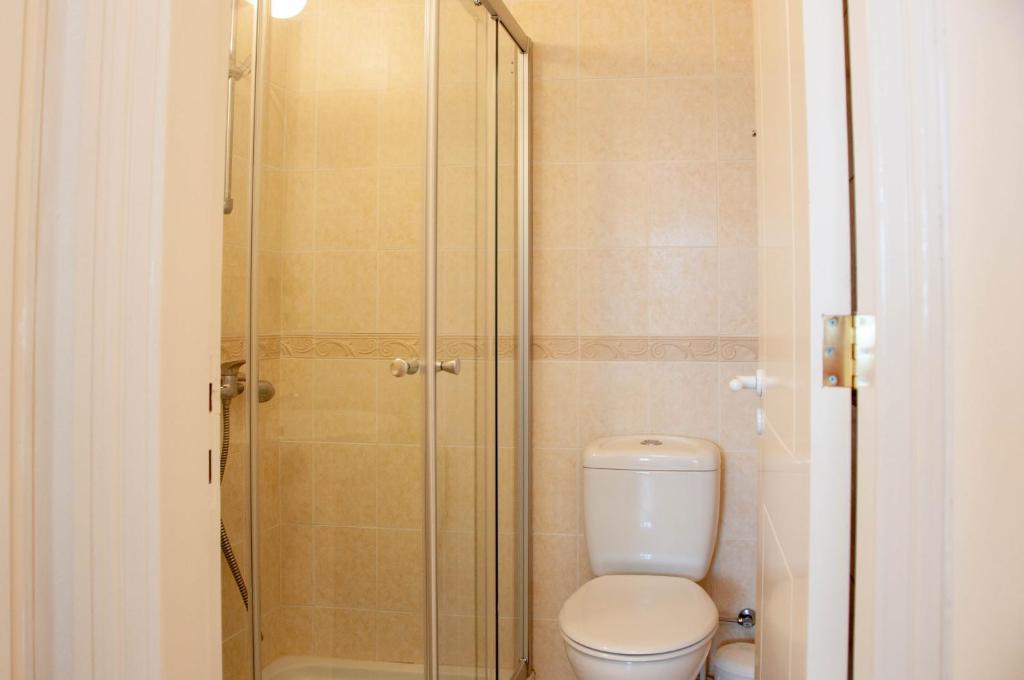 Koupelna v ubytování H&O Best Apt In Paphos!